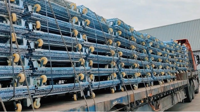 【日?！?i style='color:red'>帶輪倉(cāng)儲(chǔ)籠</i>300套發(fā)貨了